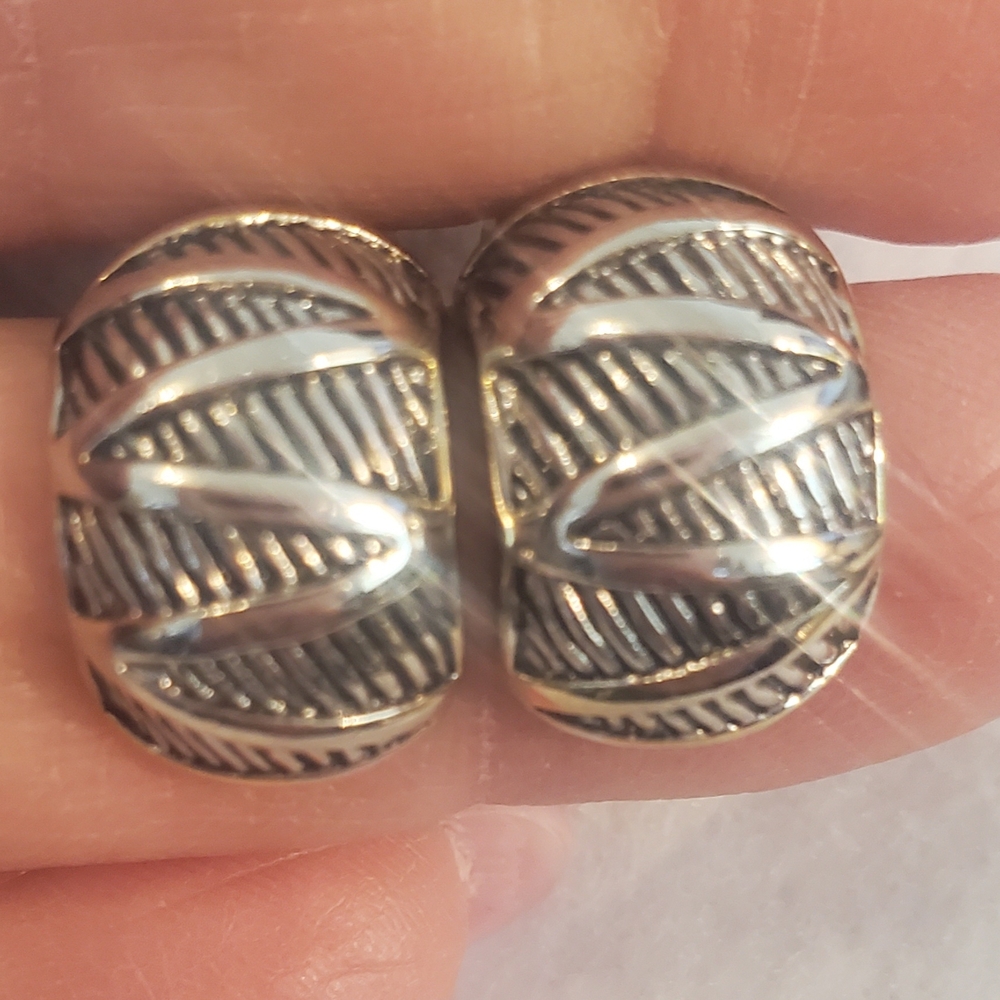 Silver Tone Textured Hoop Earrings - Classic Clip-on